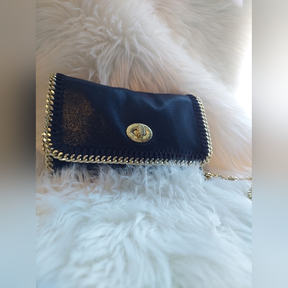 Steve Madden black cross body clutch with gold chain trip - Picture 7 of 7